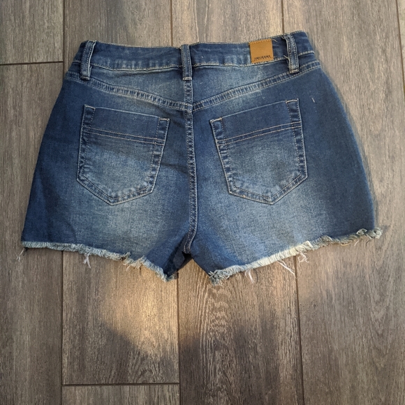 YMI  American Flag Shorts size 26 - Picture 2 of 3